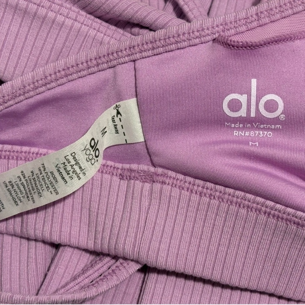 Alo Ribbed Set - Picture 14 of 14